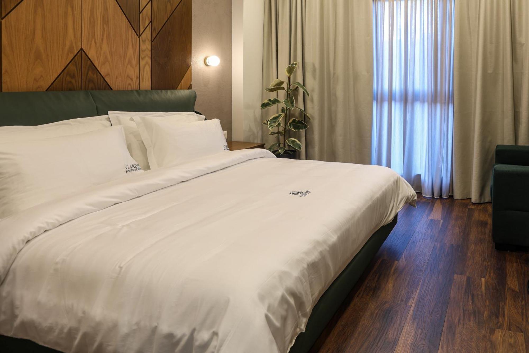 Garden Boutique Hotel Tirana Exterior foto